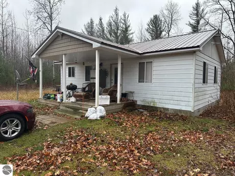 220 E Sanborn Rd, Lake City, MI 49651