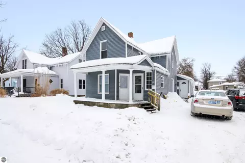 218 E River St, Cadillac, MI 49601