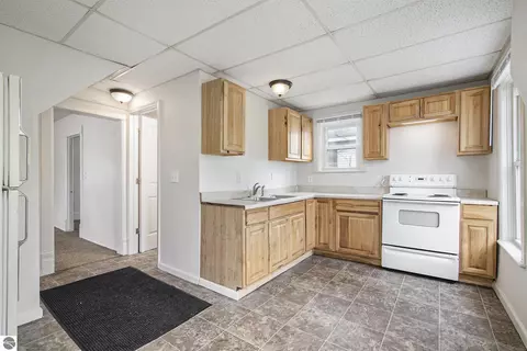Entry Way - 218 E River St, Cadillac, MI 49601 photo 1 of 1