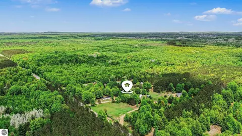 6585 Wallaker Rd, Benzonia, MI 49616