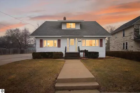 430 Bridge Ave, Alma, MI 48801