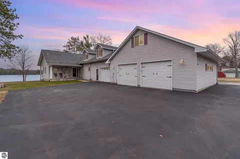 2001 Indian Lake Rd, National City, MI 48748