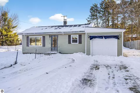 1901 Mary St, Cadillac, MI 49601