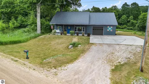 23736 110th Ave, Tustin, MI 49688