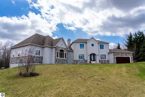 3195 S Rolland Rd, Remus, MI 49340