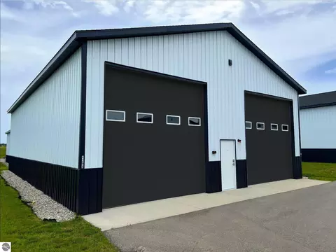 7438 Geronimo Trl, Bellaire, MI 49615