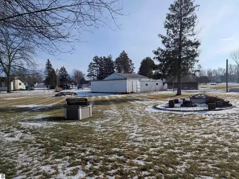 Exterior - 534 S Main St, Au Gres, MI 48703 photo 6 of 9