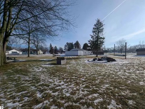 Exterior - 534 S Main St, Au Gres, MI 48703 photo 7 of 9