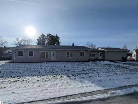 534 S Main St, Au Gres, MI 48703