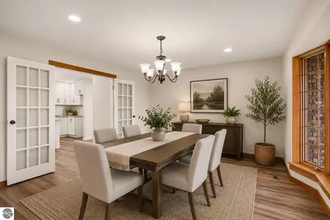 Dining - 6386 E Washington, Ithaca, MI 48847 photo 1 of 2