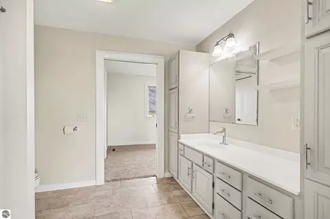 Bath - 6386 E Washington, Ithaca, MI 48847 photo 5 of 7