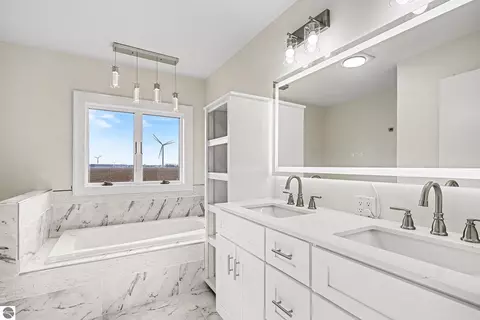 Bath - 6386 E Washington, Ithaca, MI 48847 photo 2 of 7