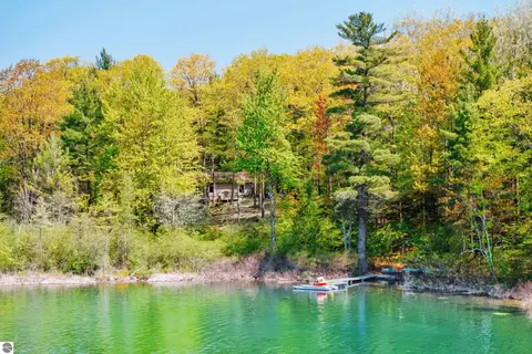 600 Bass Lake Rd, Traverse City, MI 49685