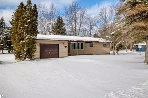 1021 W Kalkaska Rd, Kalkaska, MI 49646