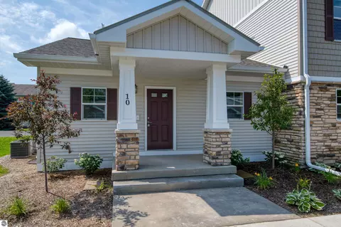 1548 Simsbury St #10, Traverse City, MI 49686