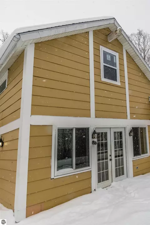 14809 23 Mile Rd, Tustin, MI 49688