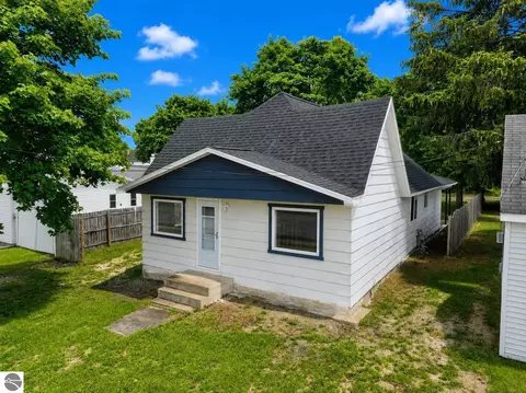 408 N Michigan Ave, Manton, MI 49663