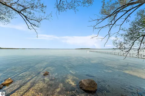 12016 Peninsula Dr, Traverse City, MI 49686