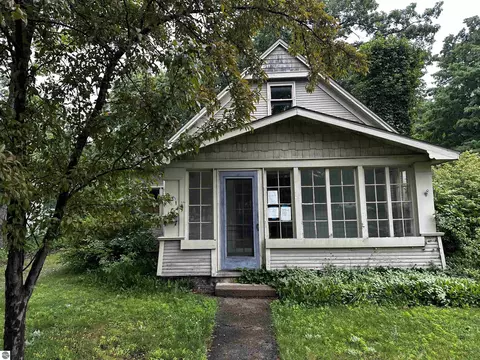 921 Washington St, Traverse City, MI 49686