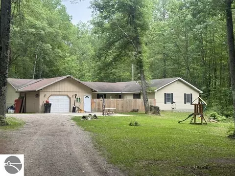 4725 S Healy Rd, Glennie, MI 48737