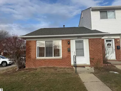 20355 15 Mile Rd, Clinton Township, MI 48035