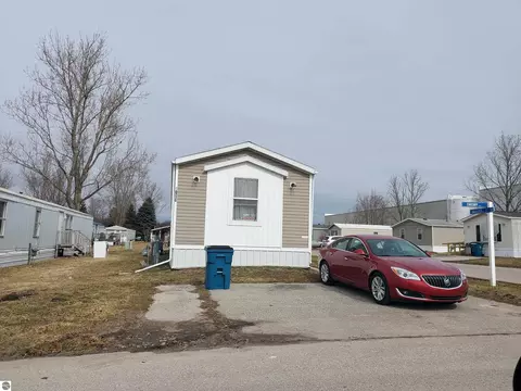 4096 Chicory Ln, Traverse City, MI 49685