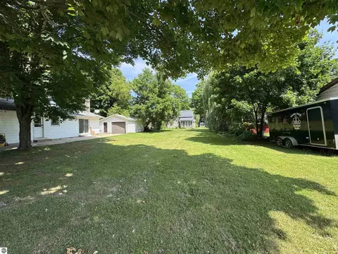 210 N Canal St, Lake City, MI 49651