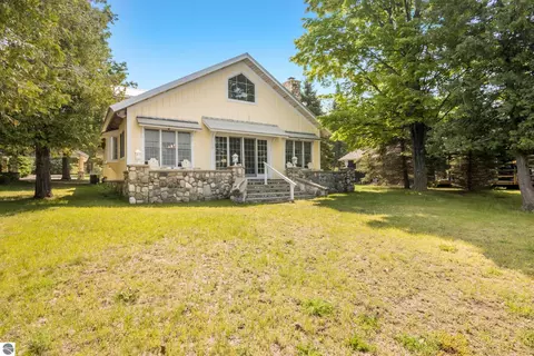 3615 Wak Wing Dr, Central Lake, MI 49622