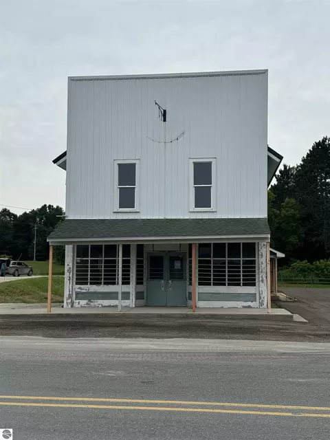 10978 Eight Mile Rd, Luther, MI 49656