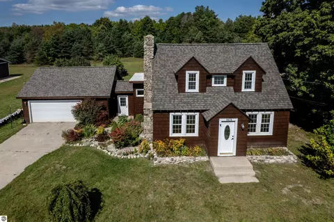 8616 Cedar Run Rd, Traverse City, MI 49684