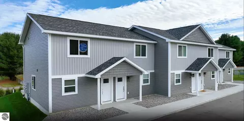 3790 Woodgate Dr #5, Traverse City, MI 49686