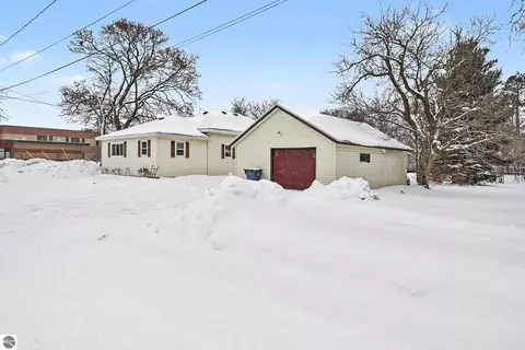 130 Ayer St, Cadillac, MI 49601