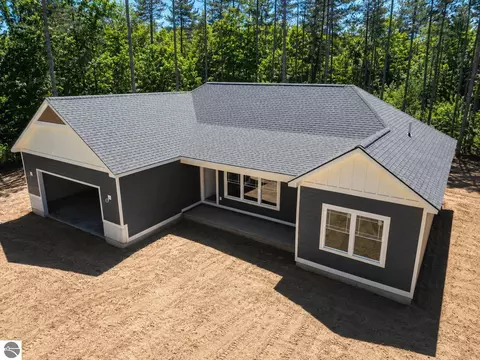 10201 Thiel Rd, Traverse City, MI 49685