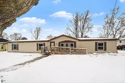 147 Elm St, Elsie, MI 48831