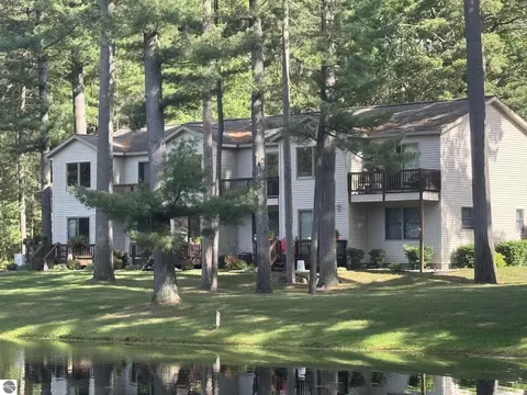 207 White Deer Trl #11, Prudenville, MI 48651