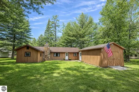 2706 Newatch Ave, Grayling, MI 49738