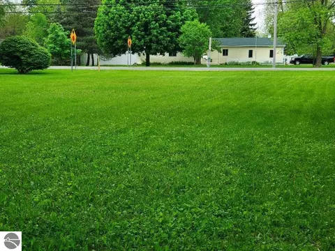 1616 E High St, Mount Pleasant, MI 48858 photo 5