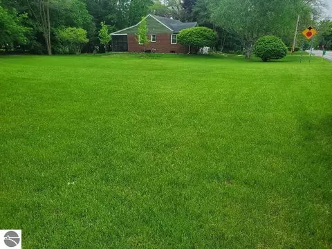 1616 E High St, Mount Pleasant, MI 48858 photo 3