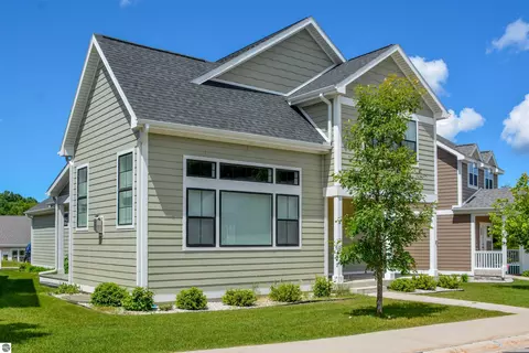11613 Whittington St #3, Traverse City, MI 49684