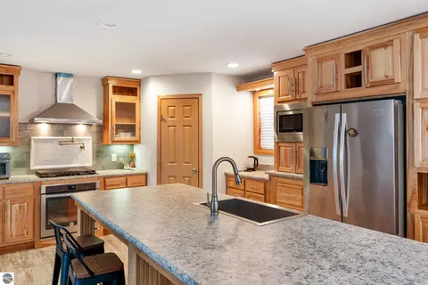 Kitchen - 433 Alexander Rd, Vanderbilt, MI 49795 photo 2 of 10