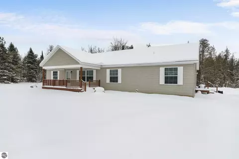 433 Alexander Rd, Vanderbilt, MI 49795