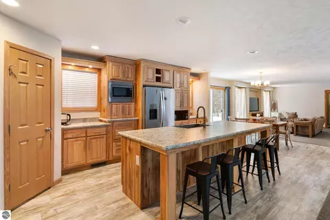 Kitchen - 433 Alexander Rd, Vanderbilt, MI 49795 photo 8 of 10