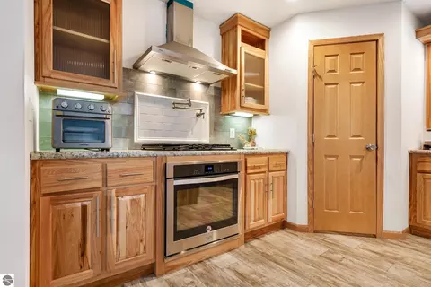 Kitchen - 433 Alexander Rd, Vanderbilt, MI 49795 photo 6 of 10