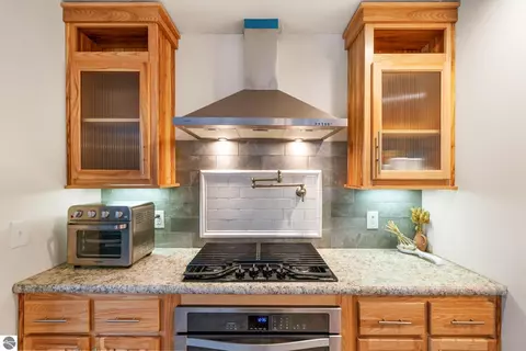 Kitchen - 433 Alexander Rd, Vanderbilt, MI 49795 photo 4 of 10