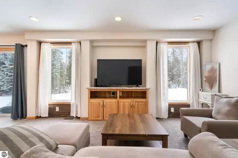 Living - 433 Alexander Rd, Vanderbilt, MI 49795 photo 3 of 5