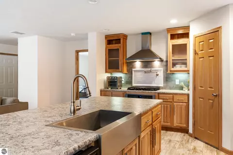 Kitchen - 433 Alexander Rd, Vanderbilt, MI 49795 photo 3 of 10