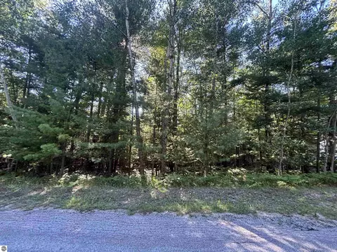 4715 Springbrook Dr, Williamsburg, MI 49690 photo 5