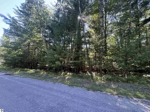 4715 Springbrook Dr, Williamsburg, MI 49690 photo 21