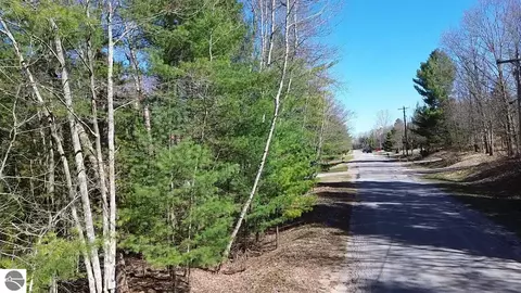 4715 Springbrook Dr, Williamsburg, MI 49690 photo 12