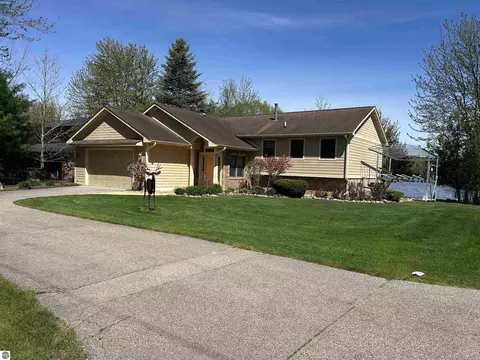 885 S M-88, Bellaire, MI 49615
